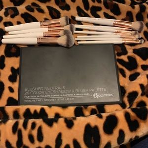 Bh Cosmetics Eyeshadow Palette & Brush Set